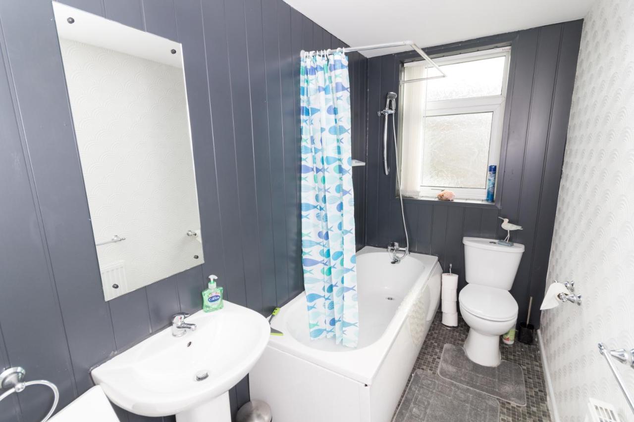 Entire House - 2 Bedroom - 3 Bed - Free Wifi - Tv Clayton-le-Moors Экстерьер фото
